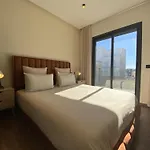 Dynasty Estate - Palmiers Luxury Suites About 3 Min From Tram Station